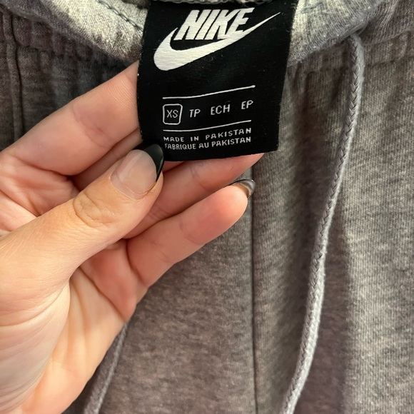 Grey Nike Sweatpants - Picture 7 of 7